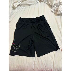 Under Armour boys sports shorts size YXL